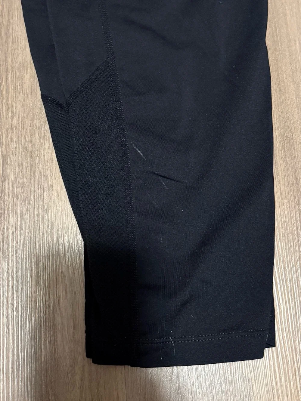 Nike Black Women's Cropped Leggings with Swoosh